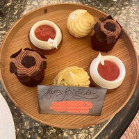 ベージュ アラン・デュカス 東京 - 