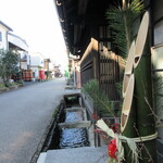 草庵 鍋島 - 御宿 富久千代の前から、酒蔵通りを散策