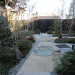 草庵 鍋島 - 反対側、正面は夜間の出入口で駐車場へ続く