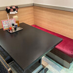 麺ロード花畑 - テーブル席