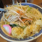 タンメン トナリ - タンメン740円(税込)
      生姜W、大蒜