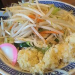 タンメン トナリ - タンメン740円(税込)
      生姜W、大蒜