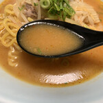 Shiochan No Misoramen - けっこうピリ辛のスープです