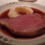 ロウリーズ・ザ・プライムリブ 東京 - 伝統のLawry cut(ロゥリーズカット)10oz /約280g
      