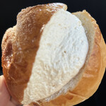 館山中村屋 - ぶどうパン（ピーナッツクリーム）