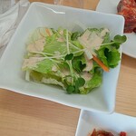 Hitori Yakiniku - 定食のサラダ