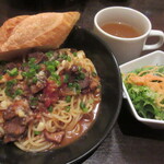 ジュイップ - 合鴨とエリンギの赤ワイン煮込みパスタ（大盛り）800円