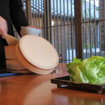 草庵 鍋島 - 炊きたてご飯をお櫃から