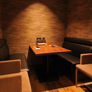 A modern Japanese-style and calm interior with an open kitchen ◆Private rooms available