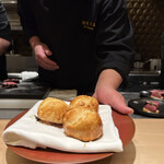 銀座 大石 - 百合根にうすーく衣をつけたもの、牛さんの付け合せに