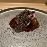 銀座 大石 - シャラン鴨！黒トリュフいっぱい、下のりんごのコンポートがまた超合う！