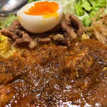 SPICY CURRY 魯珈 - ろかプレート（チキンカレー）　のアップ