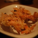 魚屋豪椀 - 踊り食いのあとで尻尾とお頭を揚げてくれます。