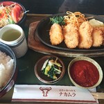 ナカムラ - ヒレカツ定食  自家製と思われるトマトソースがトマトの酸味があって美味しかった  普段はヒレカツはソースか味噌だれ(愛知県民の味)なので、新鮮な味わいだった