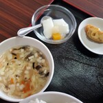 Taiwan Ryouri Teni - スープ、杏仁豆腐、揚げ餃子