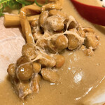 天下一品 - 【2022年01月】納豆ラーメン＠900円 (麺固め、スープ多め＋100円）合計1,000円、納豆は中粒で軽く混ぜて載っているイメージ。