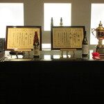 草庵 鍋島 - 蔵で説明していただいた、品評会金賞の鍋島2種を食中酒でいただきました