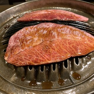 焼肉ホルモン在市 西新橋店>