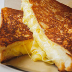 STREAMER COFFEE COMPANY TENMA - TRIPLE GRILLED CHEESE
