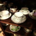 オーベルジュはまだ - コーヒーカップを選ばせてくれました