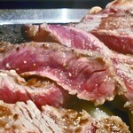 石焼ステーキ 贅 - 「４００ｇコンビ」のサーロインステーキ