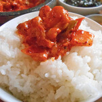 コッテジ - 石焼チーズタッカルビをご飯にかけて