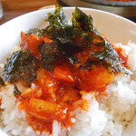 コッテジ - 石焼チーズタッカルビをご飯にかけて韓国海苔を混ぜて