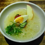 京やきにく 弘 - 自慢の冷麺(630円)
      