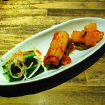 京やきにく 弘 - キムチ盛り合わせ(740円)
      