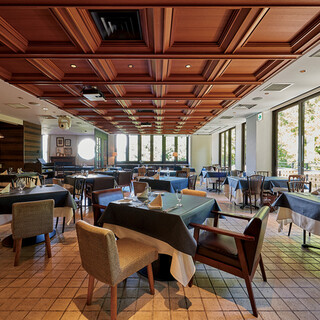 2階メインダイニング