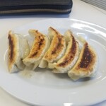 ラ－メンショップネモト - 餃子は小ぶり