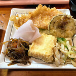 Hokake Sushi - ランチセットの小鉢