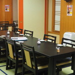 さかえ寿司 - 座敷のテーブル席