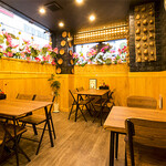 クエトイ ベトナム本格料理店 - テーブル席