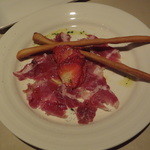 Bar Dondada - 12月29日　生ハムとイチゴ盛り合わせ