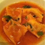 リストランティーノ ルベロ - アニョロッティ　トスカーナのクラシックなトマトソースと共に