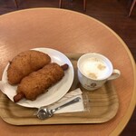 Cafe & Bakery Boulanco - コーヒー300円とセットでパンが半額