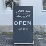 ダンデライオン・チョコレート - 看板