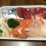 さしみ屋 佐賀山 - 刺身盛り合わせ