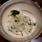 日本料理 柳燕 - 海苔の佃煮と山葵を乗せ、