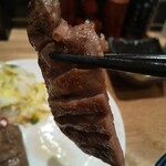 牛たん炭焼き 利久 - 厚い