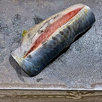 鮨 心白 - 炙り鰯は余計な脂が抜けて旨味だけ残った感じ