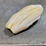 鮨 心白 - 墨烏賊　丁寧に影包丁が入って旨味と甘味が爆発する極上握りです
