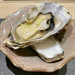 鮨 心白 - これこれ　この牡蠣は石田さんに教えてもらって毎年必ず注文しています