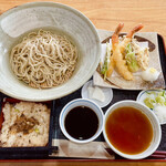 まんえい堂 生蕎麦処 お福食堂 - 季節の天ぷら定食　１６０６円
季節のおこわは松茸♡