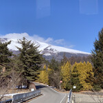 Cafe Gourmand - 창문에서 보이는 아사마산