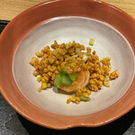 眞善美 - 海老炒め　黄韮　アスパラガス　お焦げ