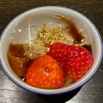 眞善美 - びんてん〜四川省のデザート蒟蒻芋　黒蜜　胡麻砂糖　苺