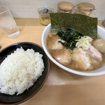 横浜ラーメン 町田家 - 