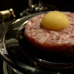 北海道焼肉 北うし - びえい和牛サーロインとろけるユッケ